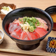 マグロとネギトロ丼