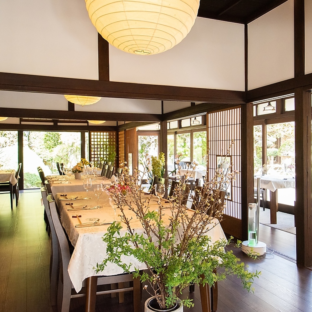 ツアー・団体様は1フロア50名、個室合わせて最大100名までお受け可能となります