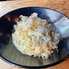 【カチョエペペ<チーズと黒胡椒のシンプルパスタ(淡路製麺生麺)>】の写真