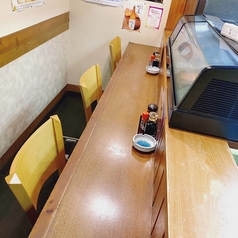 お一人様でのサク飲みや少人数で肩を並べて語り合いたい時に最適な、カウンター席をご用意しております◎気兼ねなくフラッと立ち寄れる雰囲気が魅力です。お仕事帰りのリフレッシュやちょっとした息抜きにも、ぜひご活用くださいませ!くつろぎのひとときをご提供いたします♪