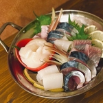 鮮度の高い海鮮や揚げ物等の逸品料理は日本酒や焼酎との相性◎こだわりの料理の数々をお愉しみ下さい