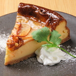 焼きりんごのチーズケーキなど、デザートを日替わりで3～4種類ご用意しています。ぜひご賞味ください