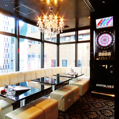 カラオケ完備、専有ダーツ台が付いたVIPルーム!ダーツはお得な投げ放題♪