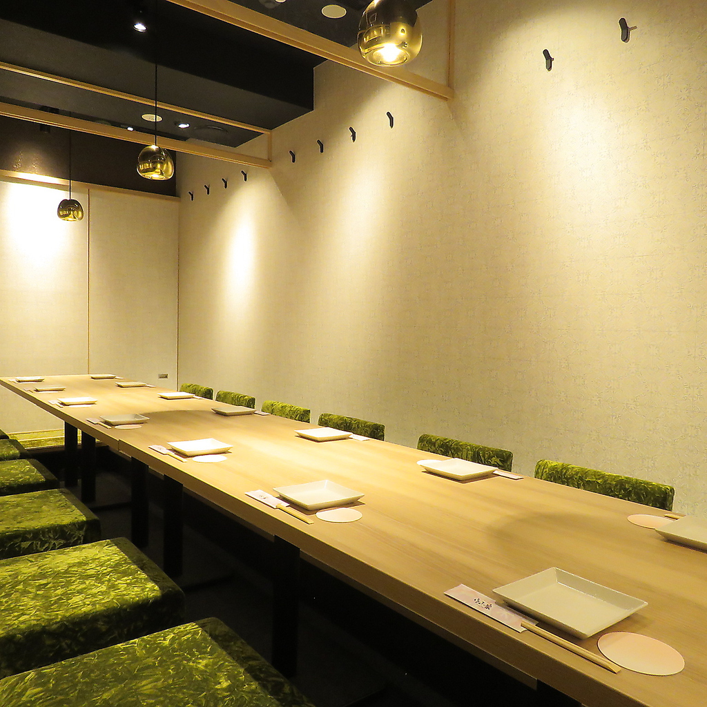 人数にあわせて宴会や同窓会にもぴったりなお部屋を多数ご用意