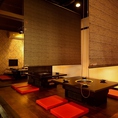 店内は広々としたワンフロア構成で、最大40名様までの貸切が可能！会社の宴会、同窓会、家族・友人との集まりなど、さまざまなシーンに対応できます。焼肉を囲みながら、貸切ならではのプライベートな空間で、笑顔あふれるひとときをお楽しみください。