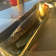 季節のオススメ秋刀魚の炭火焼き