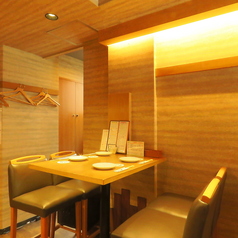 【2～4名様に！】少人数向けのテーブル席。急な飲み会、会社の同僚との飲み会などにピッタリです。