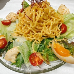 篝火特製ラーメンサラダ