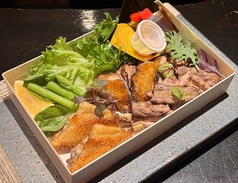 大和肉鶏焼き物盛り合わせ