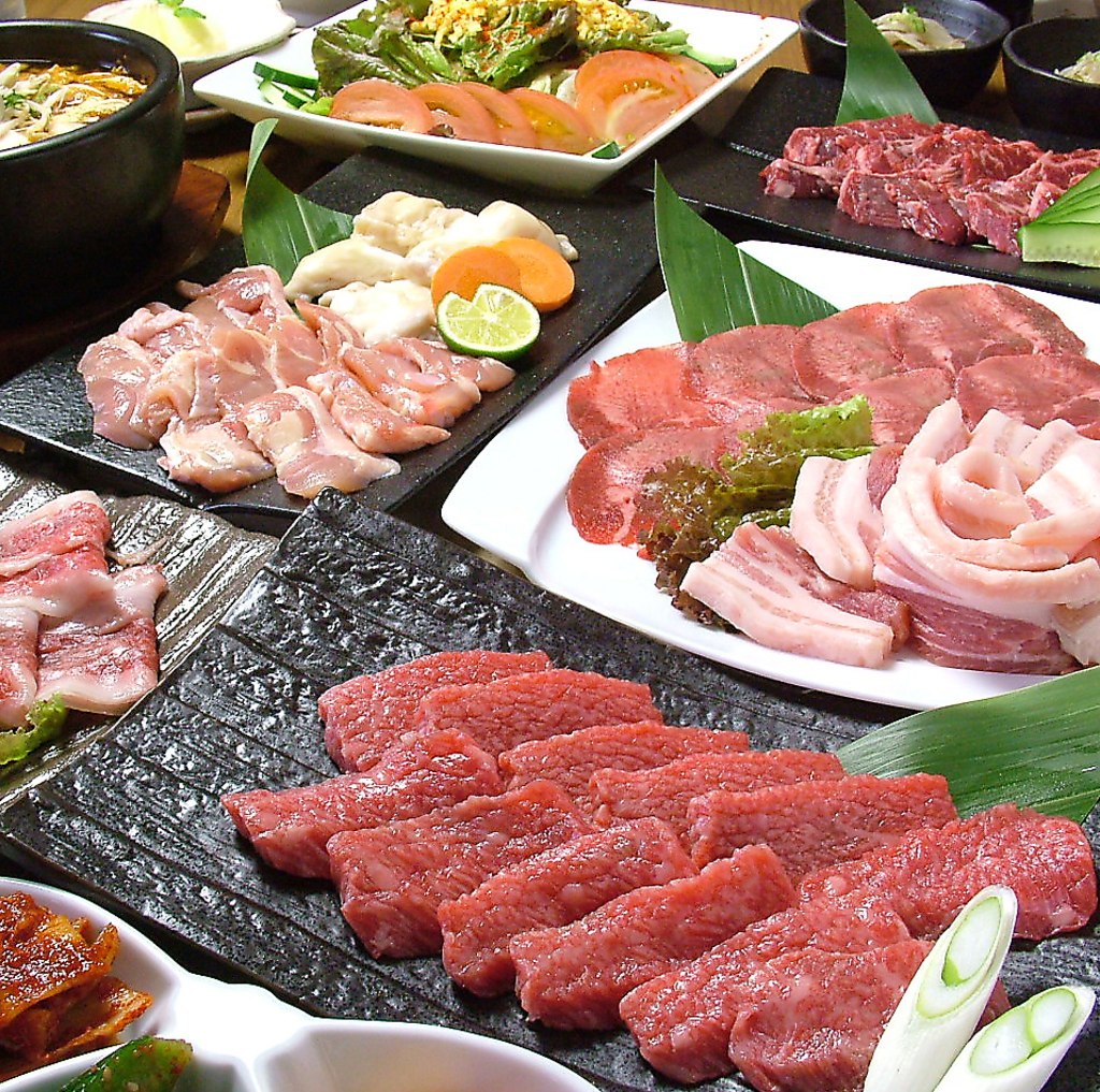 黒毛和牛などの絶品素材を味わえる豪華コースを多数ご用意。肉の舟盛り付コースは7000円～ご用意！！