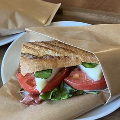 生ハムとモッツァレラ