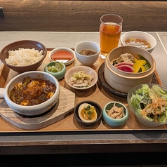 ホルモン 中華 小皿料理KAZU家のおすすめランチ1