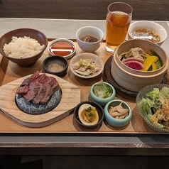 ホルモン 中華 小皿料理KAZU家のおすすめランチ2