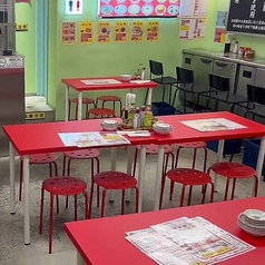 ４名様席が8テーブル