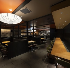 カウンター席・テーブル席