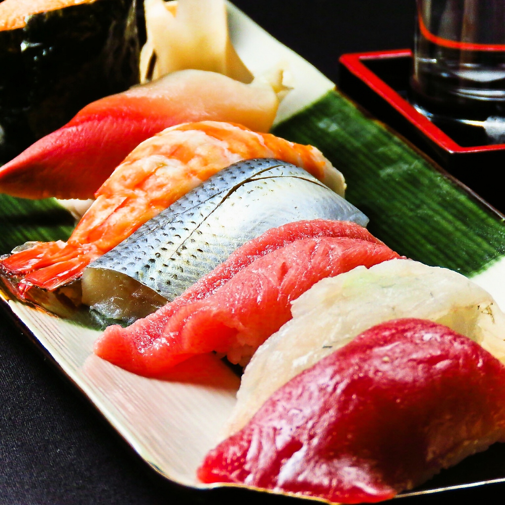 創業72年の老舗海鮮寿司屋です。新鮮なネタ、魚沼産コシヒカリ、秘伝のあわせ酢が旨さの秘密。