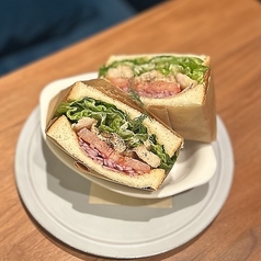 base特製 ハーブグリルチキンサンド