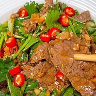 お洒落なモダン空間で本格中華をご堪能あれ！