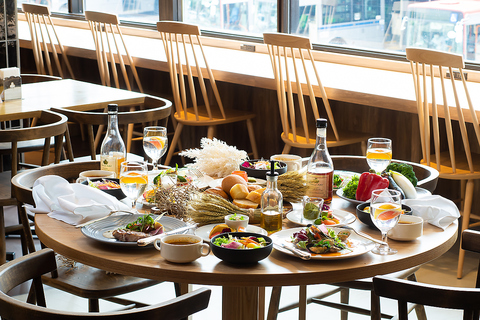 �z�e���O���[�o���r���[�V�� DINING EDIT ECHIGO