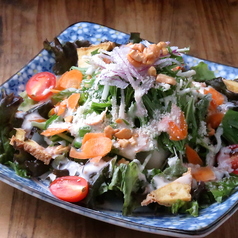 スモークサーモンのカルパッチョ風サラダ/お豆富サラダ 各