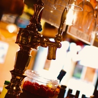 ランチはラーメン店、ディナーはバルの融合店！