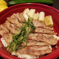 鶏セセリと白ネギのネギ塩丼