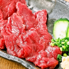 馬刺し 三種盛 レバー・たてがみ・赤身