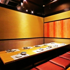 人数に合わせて最適なお席をご用意いたします♪チームのお集まりやご家族でのお食事、合コンや女子会などにぴったりのお席です◎他のお客様を気にせず楽しいひとときをお過ごしください★みんなでワイワイたくさん飲んで食べて盛り上がるも良し、ゆっくりと語らいながら過ごすのも◎