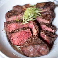 14日以上熟成した当店自慢のお肉料理