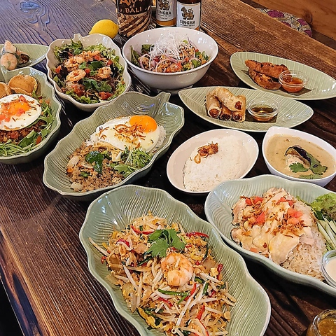 タイ料理が多いですが、色々なアジア料理を創作しています。