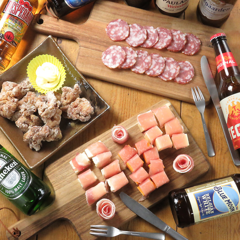 お酒に合うおつまみとリクエストでお好みに合わせたドリンクを提供しています！