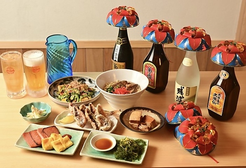 国際通りで沖縄料理と島唄民謡ライブを満喫！熱気あふれるステージで最高の思い出を♪