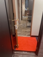 正面口とは別に入退店できます！