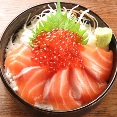 サーモンとイクラの海鮮親子丼