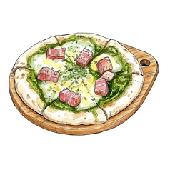 ベーコンとモッツアレラのバジルソースピッツァ