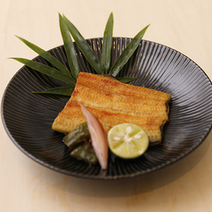 鰻の白焼き　酢橘とマルドン塩を添えて