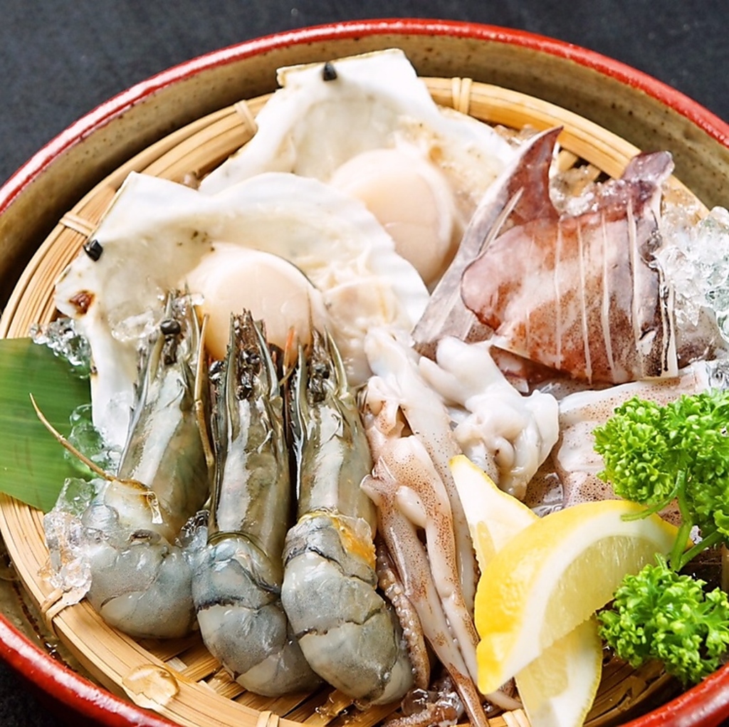海鮮もご用意しております。肉も海鮮もご堪能くださいませ。