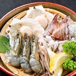 海鮮もご用意しております。肉も海鮮もご堪能くださいませ。