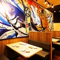 【周りを気にせず楽しめるBOX席】仕切りのあるBOX席をご用意しており、プライベート感を大切にした空間でお食事を楽しんでいただけます。周りを気にせず、リラックスしたひとときを過ごすのに最適です。友人や大切な方との特別な時間を、ぜひ当店でお楽しみください！