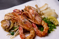 【こだわり】鮮度に自信の海鮮・旬の野菜で鮮やかな一品