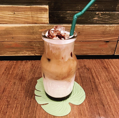 カフェラテ（バニラアイス、チョコトッピング）