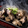 料理メニュー写真 地鶏の竹炭焼き