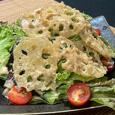 パリパリ蓮根のゴマサラダ