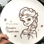 東京基地名物のイラストプレート♪期間限定、無料サービスのお得なコースも！