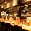 カウンター席は全11席、学校終わりや観光など、シーンを問わずどなたでもお気軽に～！