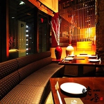 ★大人食事会・仲間内、女の子同士の飲み会にも最適★開放感がある窓から夜景も楽しめる。