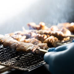本格中華から炭火焼き鳥まで驚きの品揃え！単品330円〜の圧倒的コスパで毎日通える！の写真