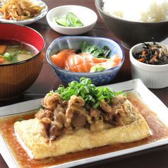 コスパ抜群！定食×居酒屋よりどころのランチ！