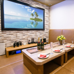 大画面プロジェクター付きのクッションルームです♪