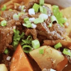 青梗菜と人参入りの牛肉土鍋